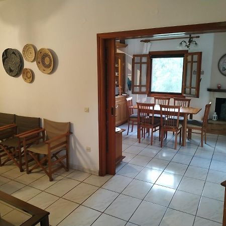Villa Dimitris Áfra Eksteriør bilde