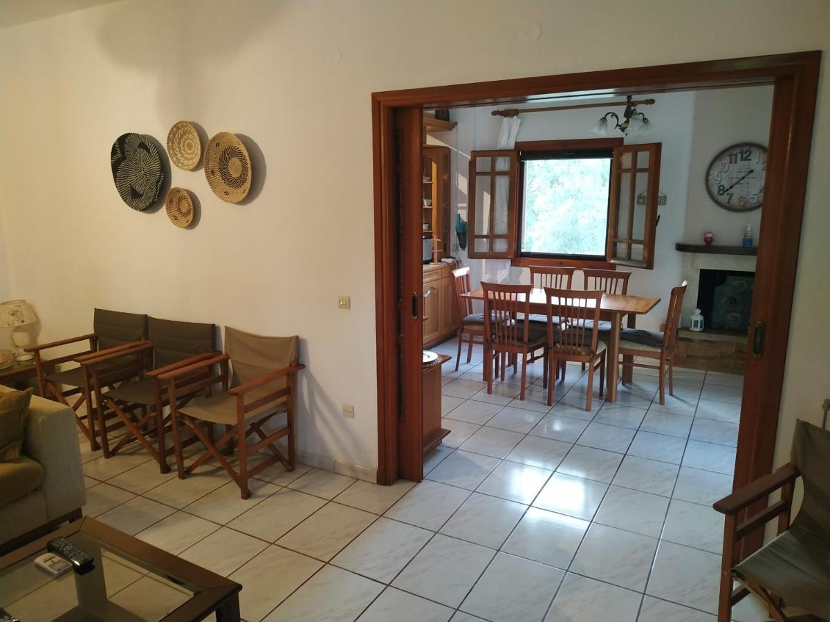 Villa Dimitris Áfra Eksteriør bilde