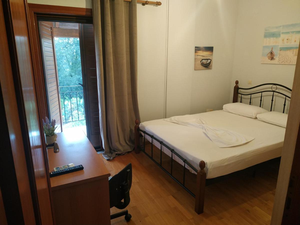 Villa Dimitris Áfra Eksteriør bilde