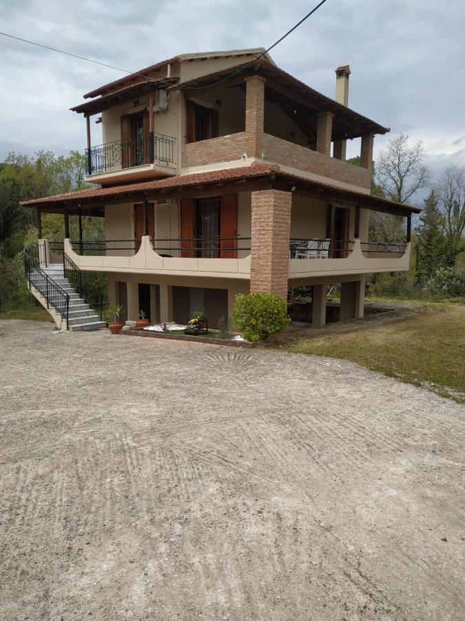 Villa Dimitris Áfra Eksteriør bilde