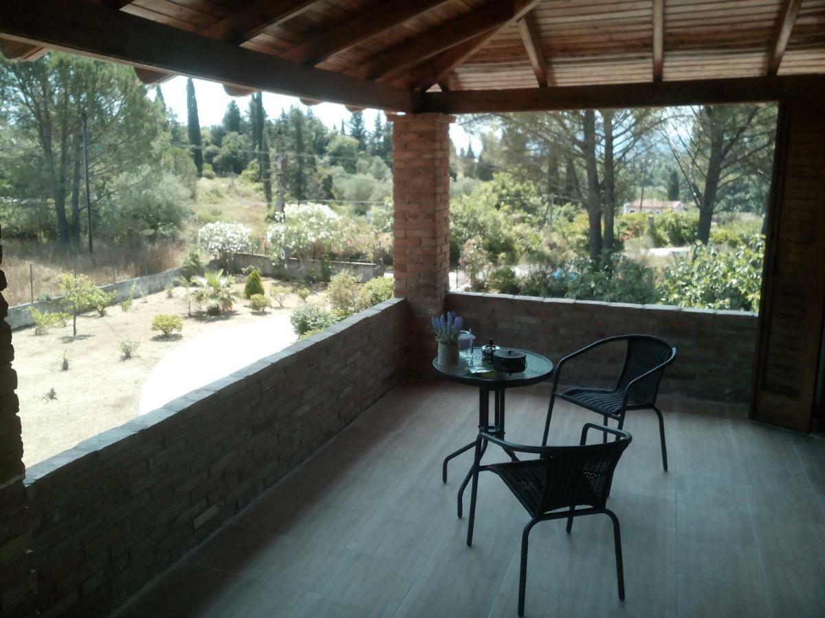 Villa Dimitris Áfra Eksteriør bilde