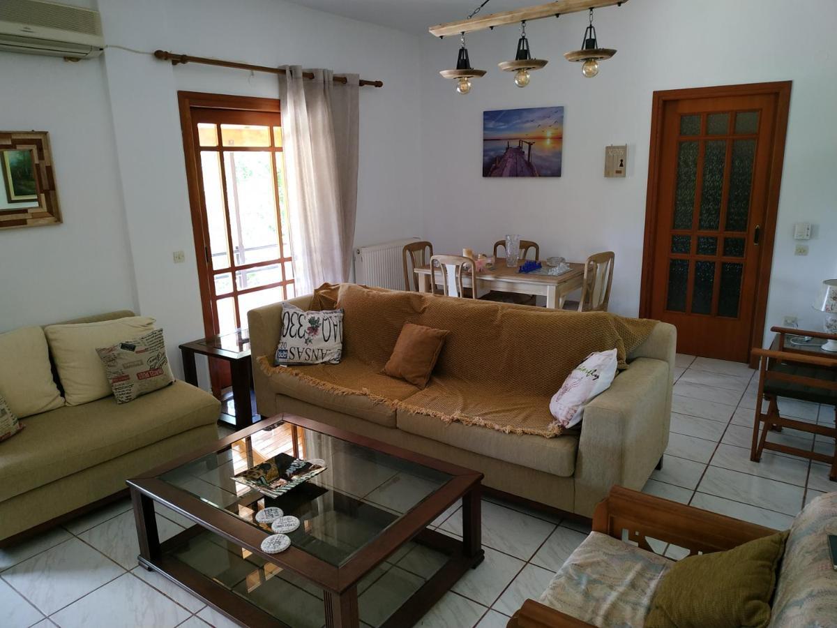 Villa Dimitris Áfra Eksteriør bilde